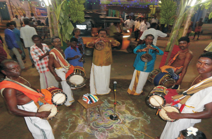 நையாண்டி மேளம்